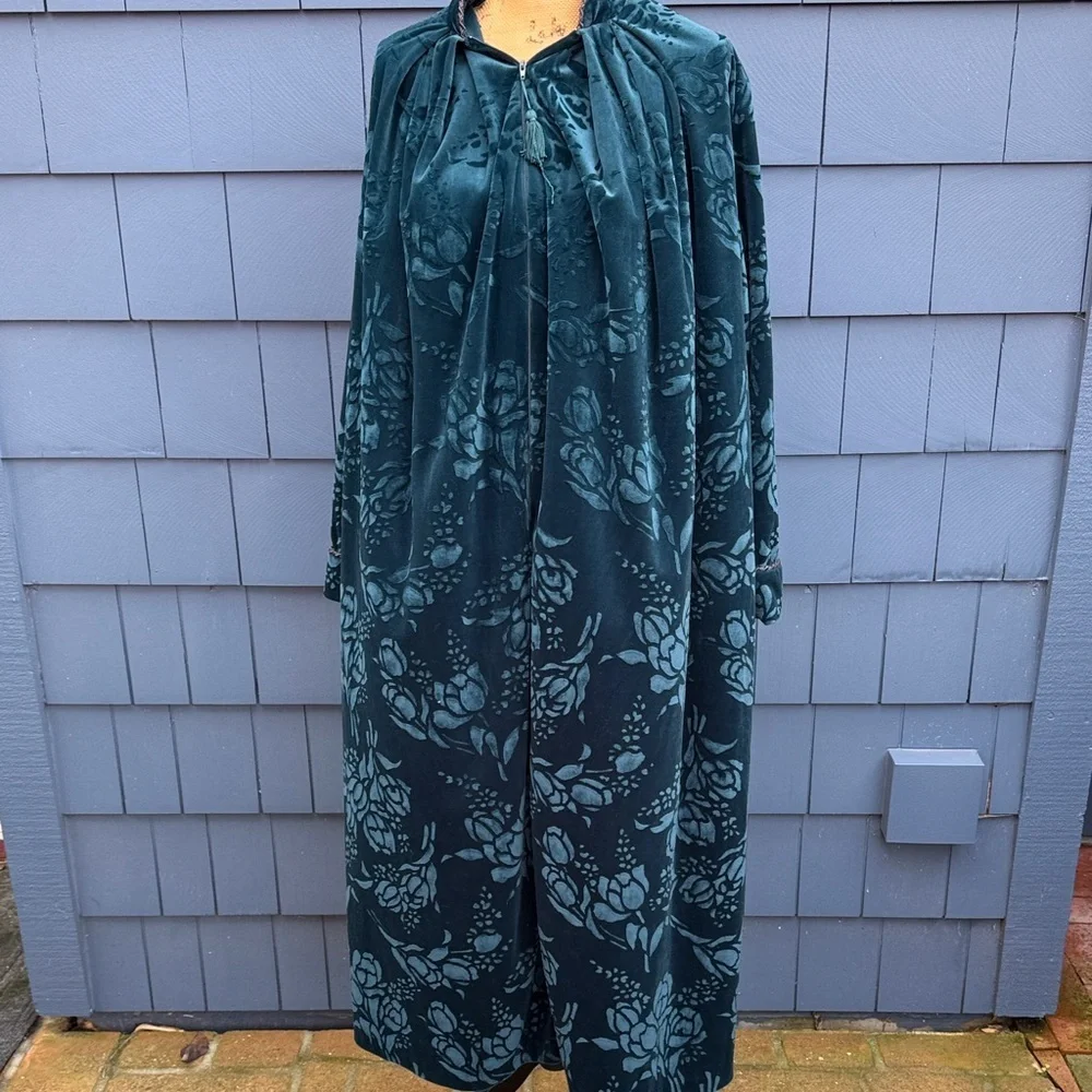 Jasmine Rose Elegant Teal Floral Robe velvet small NWOT